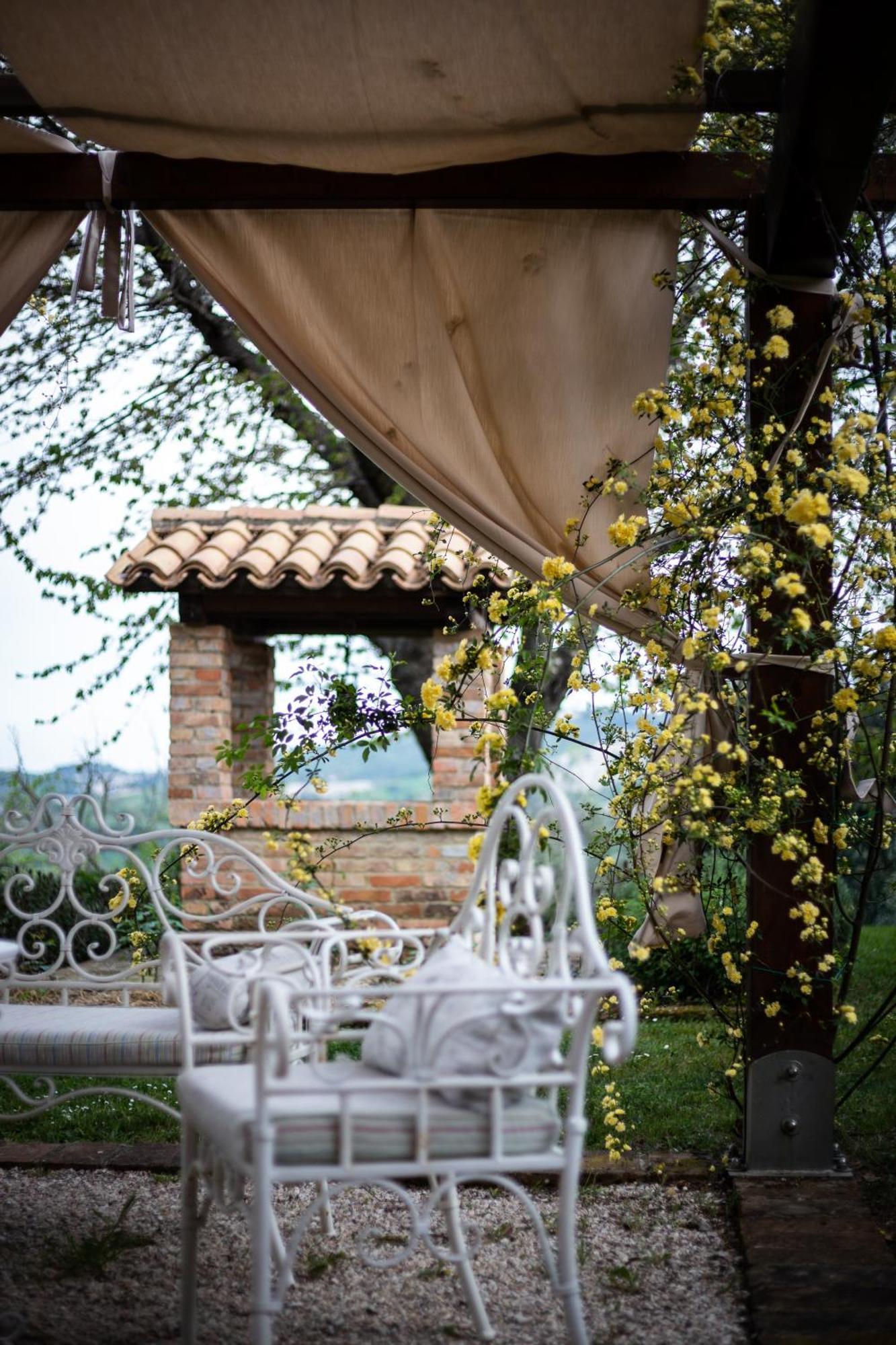 Ca' Le Cerque, Villa Surrounded By The Marche Nature Фоссомброне Экстерьер фото